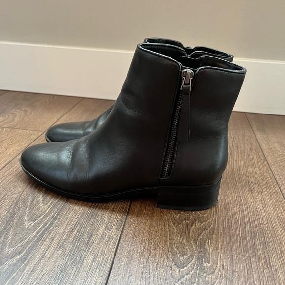 Naturalized Robyn Booties size 8 - Picture 5 of 6